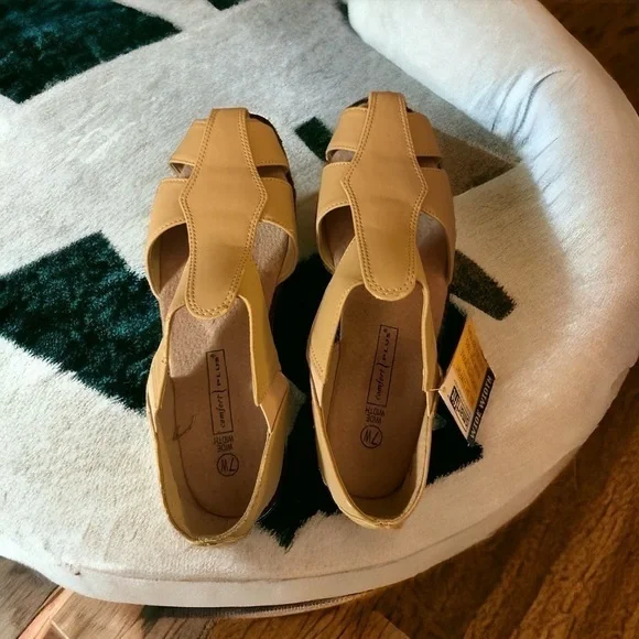 NWT Woman's smart fit Shoes - Picture 3 of 9